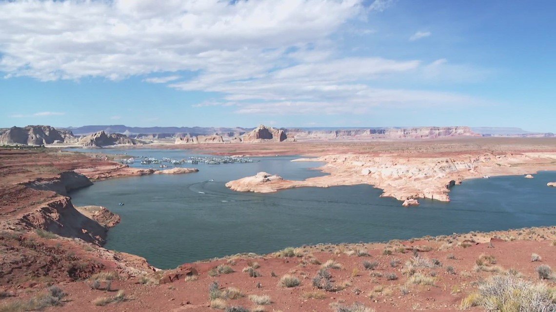 4-year-old boys, 72-year-old woman die after boat capsizes on Lake Powell