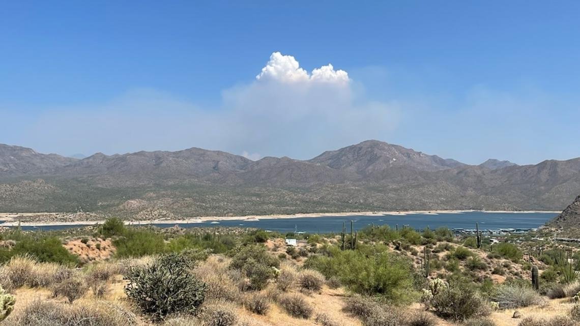 Sand Stone Fire burns 15,000 acres northeast of Fountain Hills, causes closure in southbound lanes of State Route 87