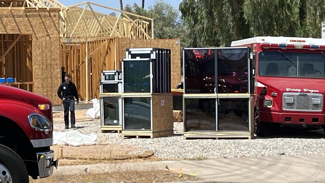 Encuentran a un hombre muerto en una casa en construcción en Paradise Valley