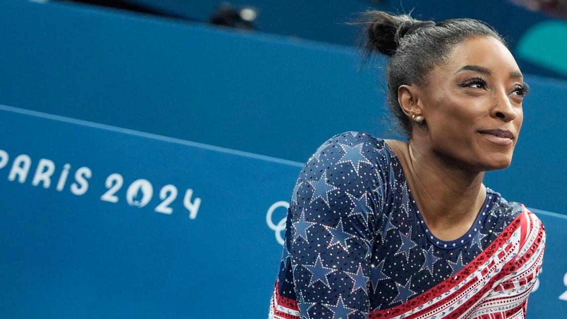 Simone Biles responde a las críticas por su peinado en los Juegos Olímpicos