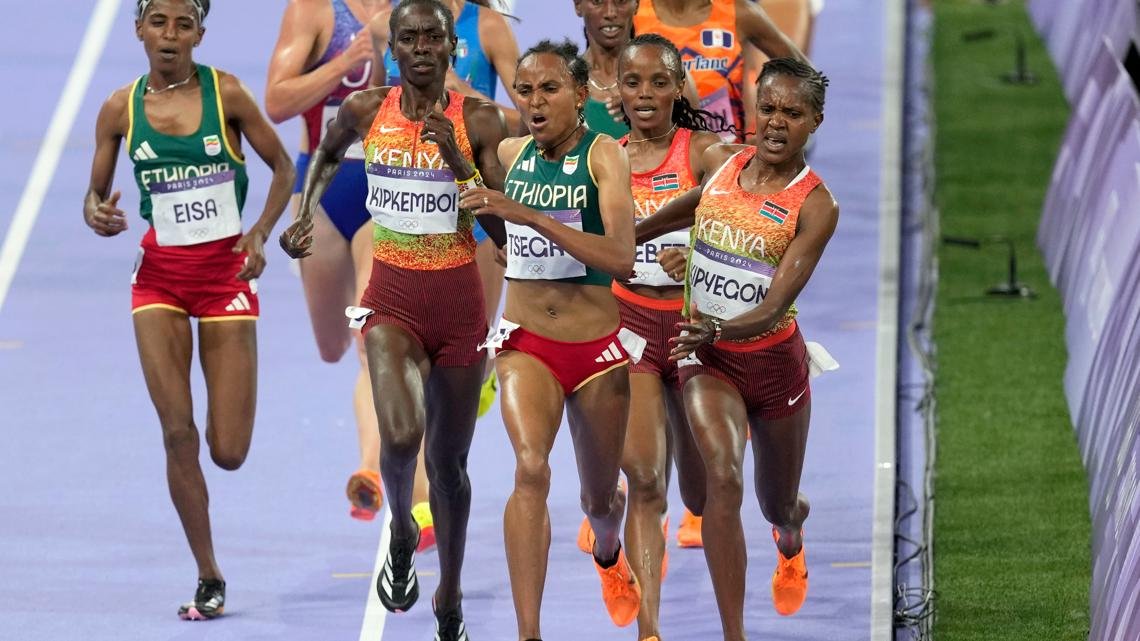 Kenyan runner disqualified in 5000m, losing silver medal