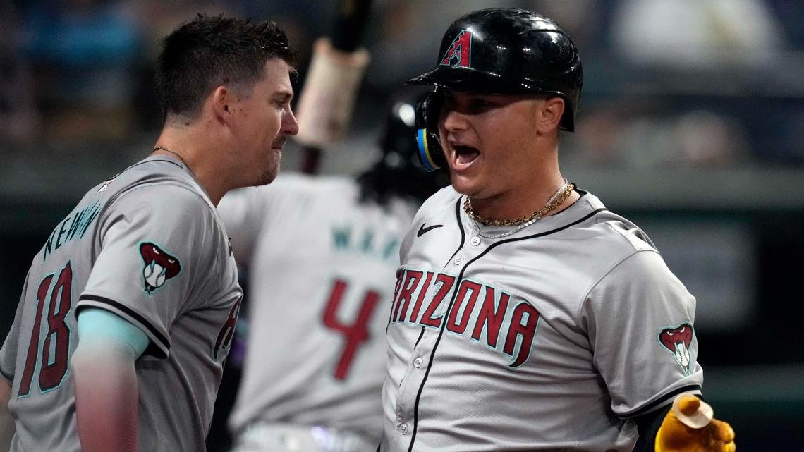 Eugenio Suárez's RBI single off Emmanuel Clase in 10th gives Diamondbacks 7-6 win over Guardians