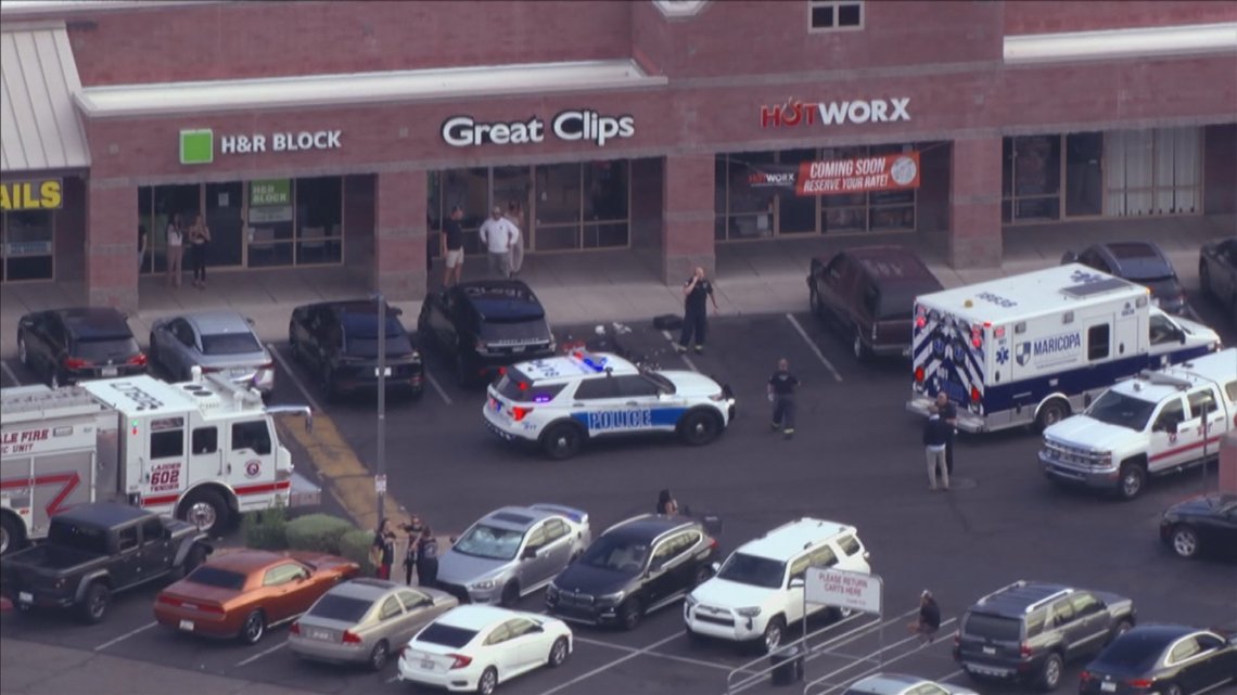 2 shot inside grocery store in Scottsdale during altercation, police say