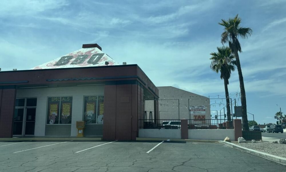 Applicant looking to turn Rebel BBQ into drive-through Riliberto's restaurant