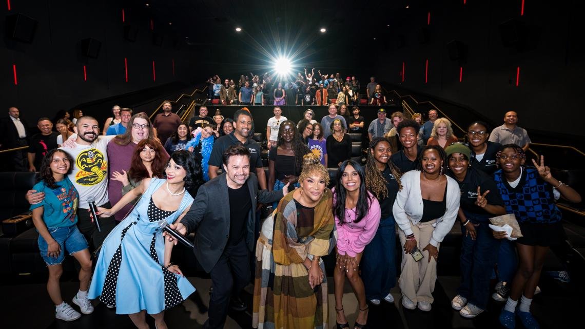 Stars of Netflix series 'The Umbrella Academy' surprise fans in Tempe