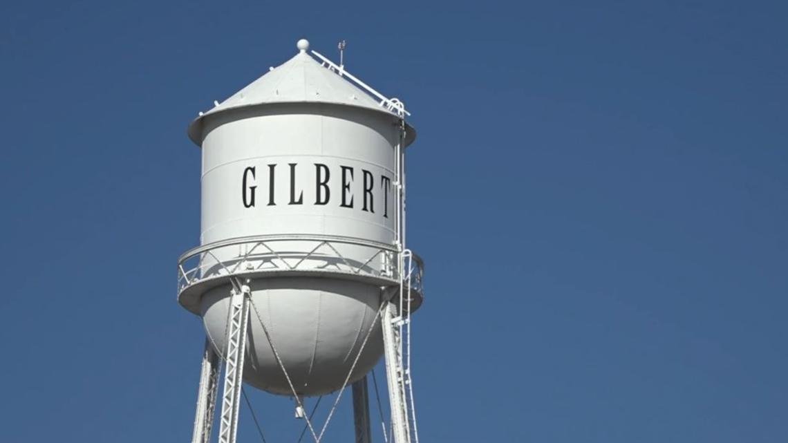 Gilbert council members give themselves salary raise