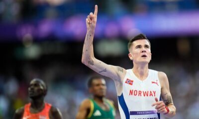 US runner makes history in men's 5,000-meter race