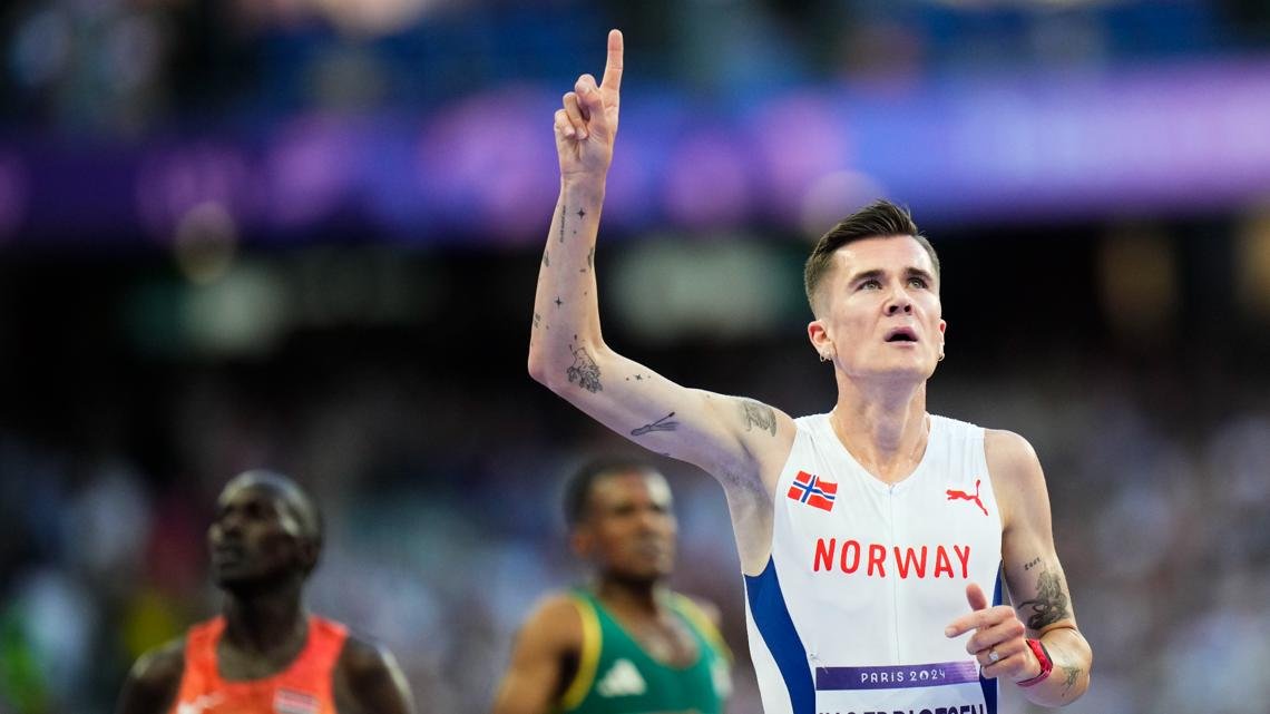 US runner makes history in men's 5,000-meter race