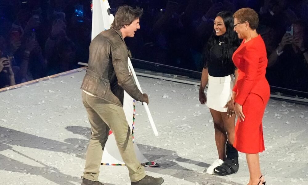 Why Simone Biles was wearing a boot at the Closing Ceremony