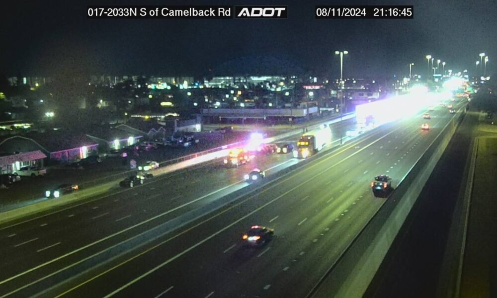 Southbound I-17 reopens at Camelback Road after crash