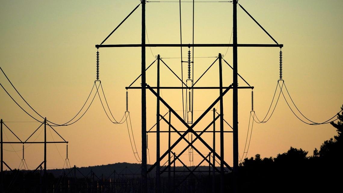 Arizona tribe wants feds to replace electrical transmission line after a 21-hour power outage