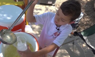 Un niño del norte del valle vende limonada para recaudar fondos para el trasplante de riñón de su padre