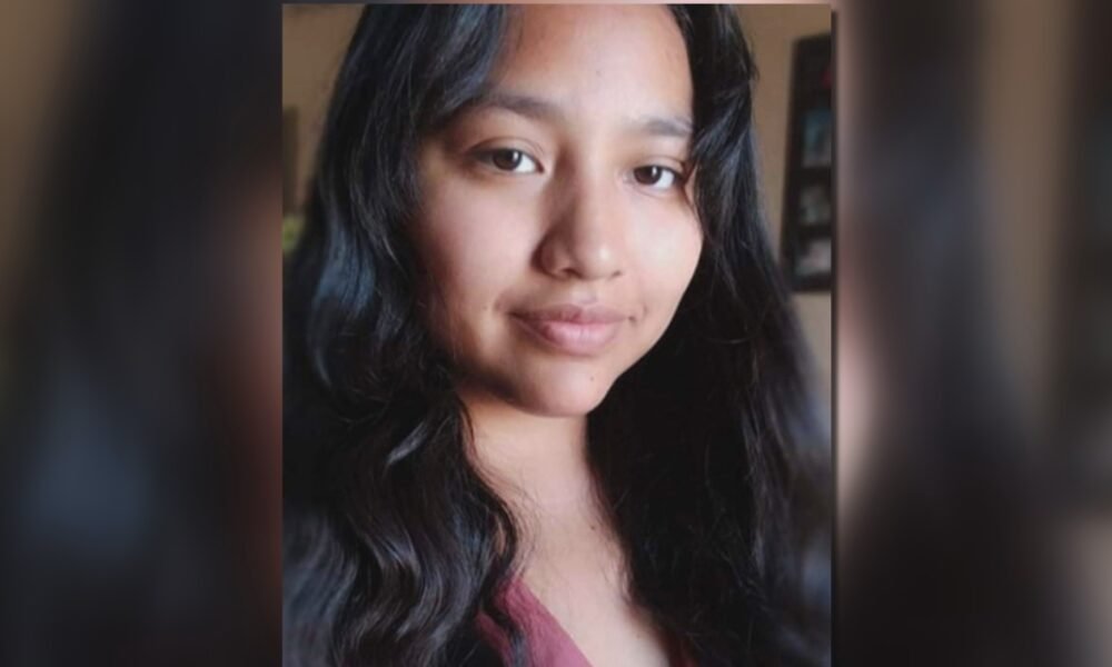 'We're worried that she's in danger'; Arizona father in Iowa searching for daughter who officials say left to meet person she met online