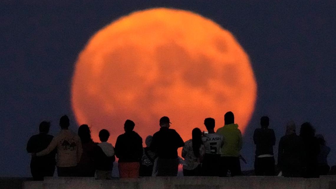 The next full moon is a rare 'blue' supermoon: When you can see it