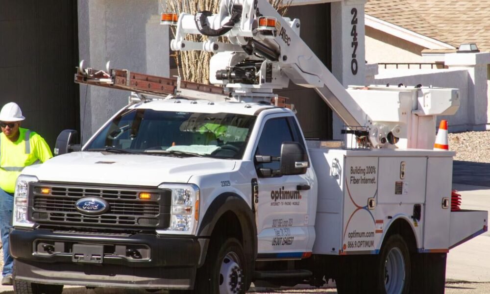 Lake Havasu City residents lost power, internet after utility lines hit by truck