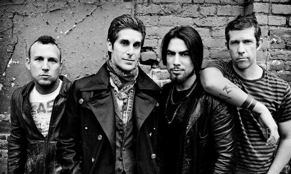 Jane’s Addiction bassist is back in the fold ahead of Phoenix concert