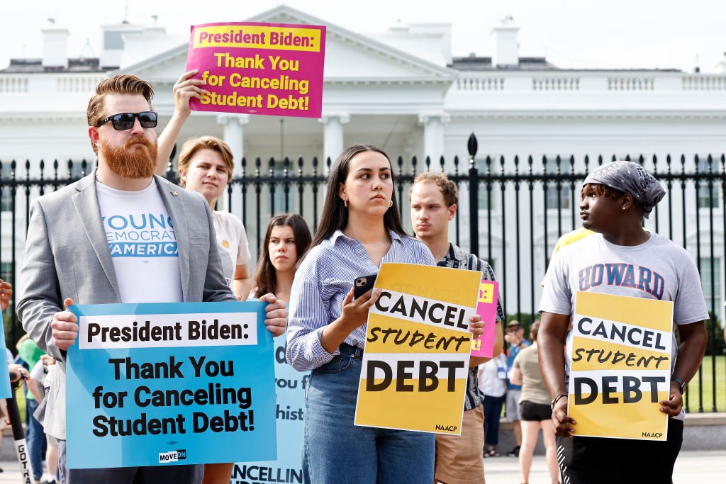 Supreme Court keeps lock on Biden’s student loan repayment plan