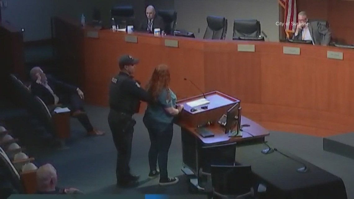 Free speech group sues City of Surprise for arresting woman at city council meeting