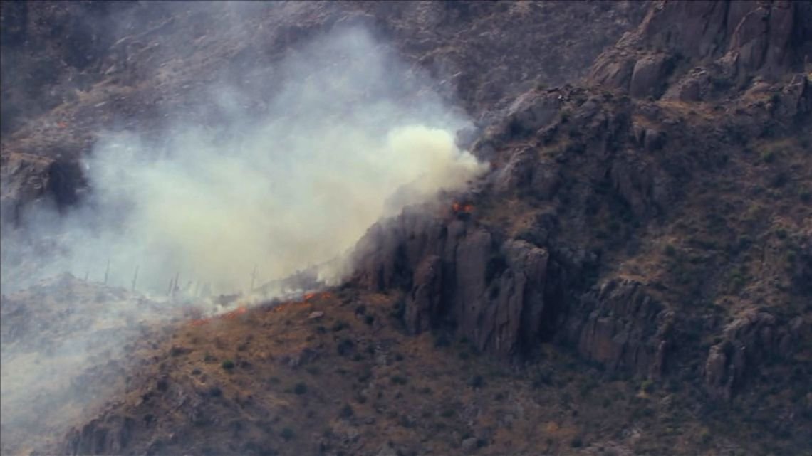 Evacuation ordered for Canyon Lake area due to Siphon Fire