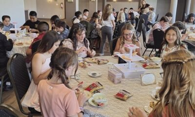 London Bridge Resort treats Havasupai Elementary fifth graders to afternoon tea, history lessons