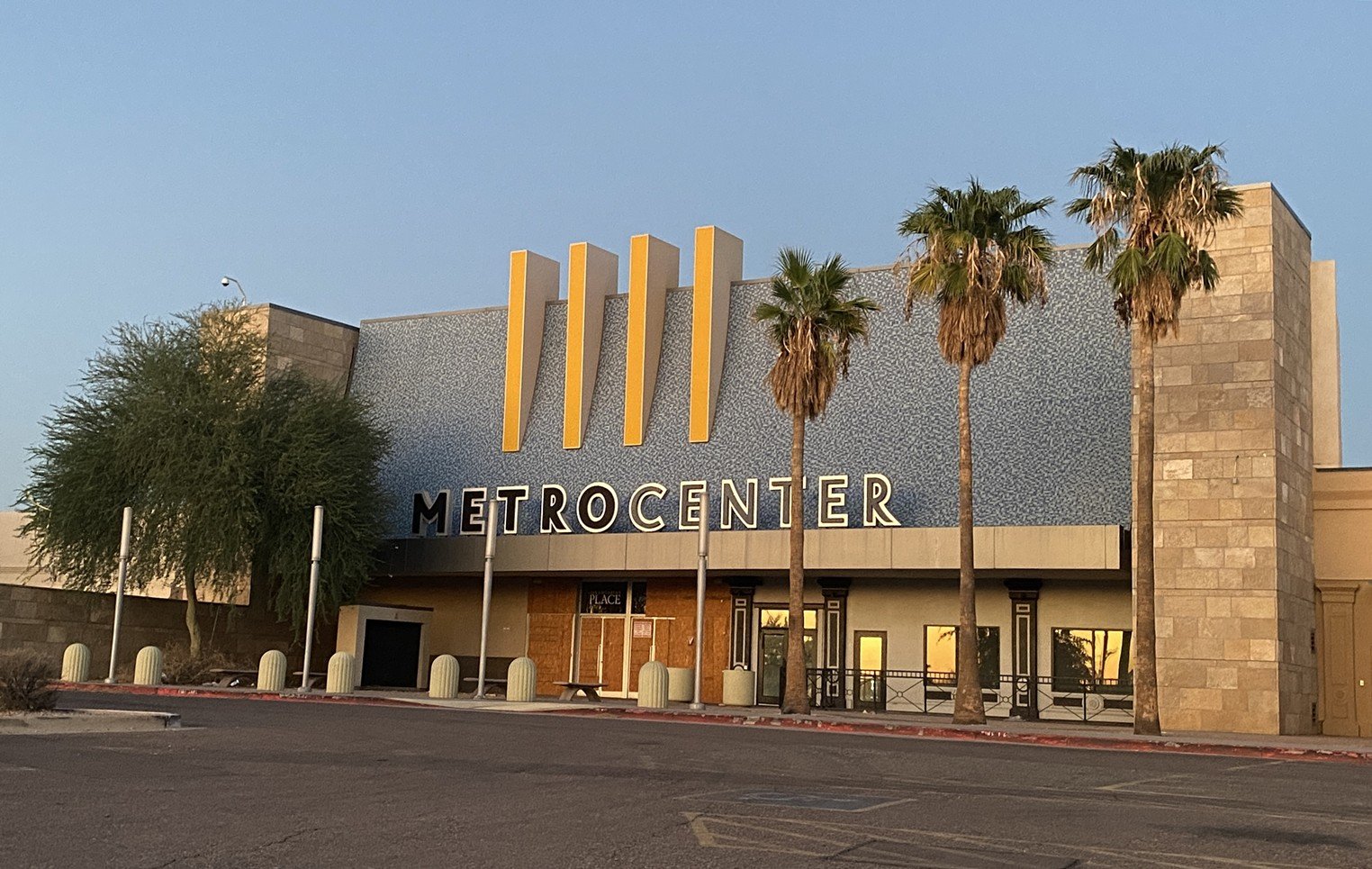 Phoenix issues demolition permits for Metrocenter mall