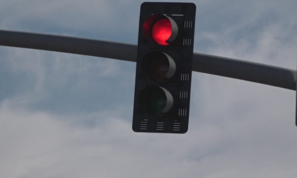 Green, yellow, red: Phoenix roads to have red-light cameras in near future