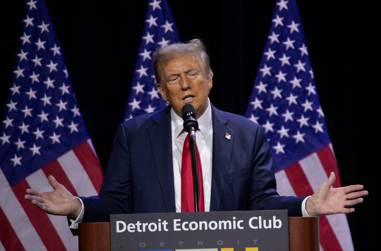 Trump labels Detroit a ‘mess,’ pledges to make car loan interest fully deductible