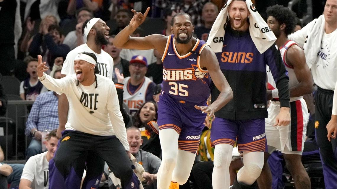 Booker, Durant combine for 49 points as Suns survive Trail Blazers rally, win 103-97