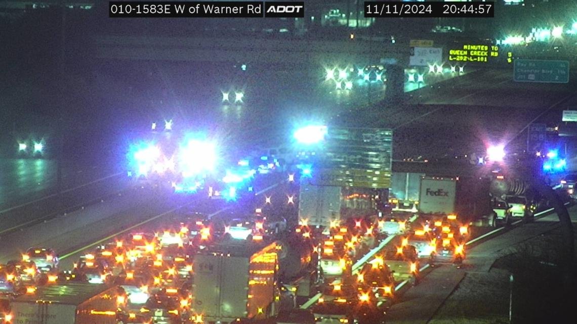 Crash closes eastbound lanes of I-10 in Phoenix