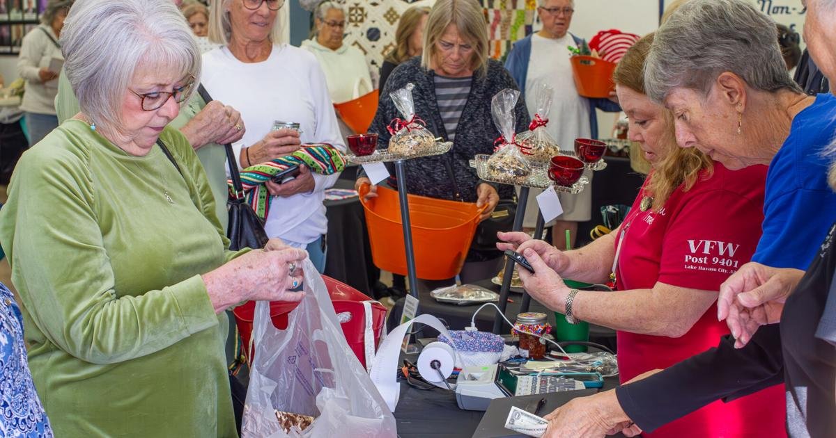 Hospice offers holiday deals in weekend fundraiser