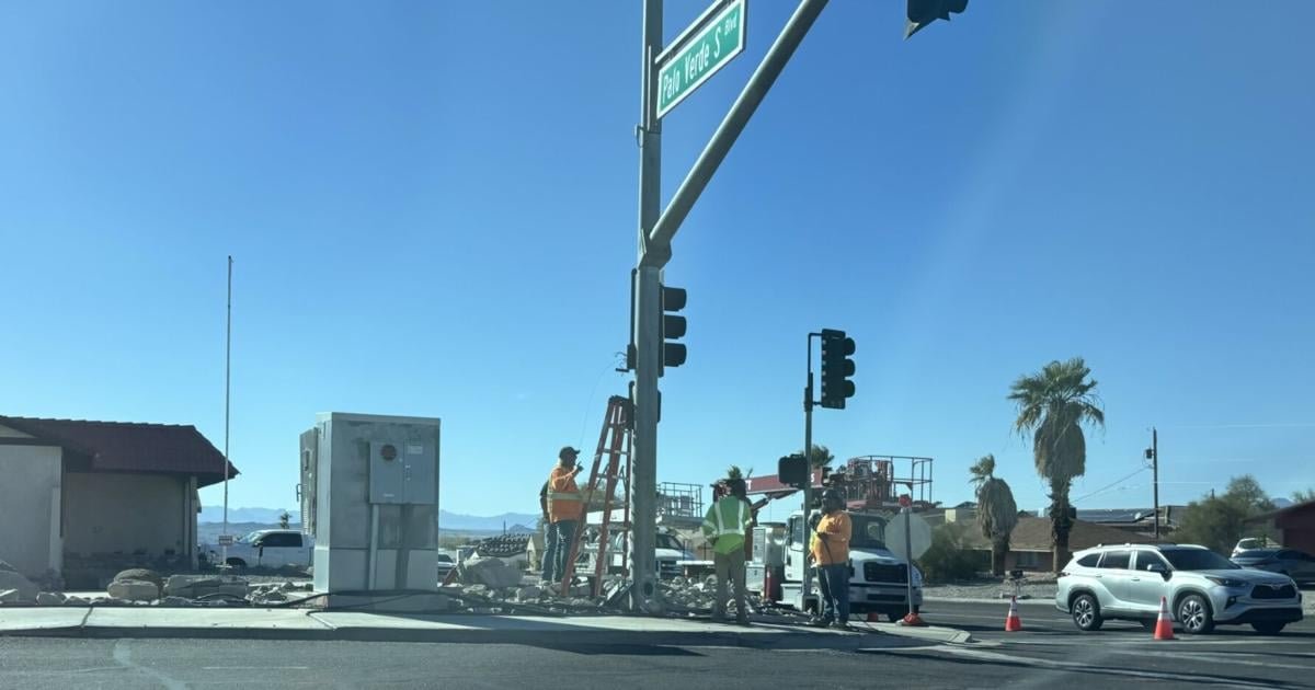 🚧 Havasu Tip List: Traffic signal at Acoma and South Palo Verde fixed