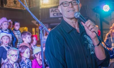 Starline music students perform under London Bridge