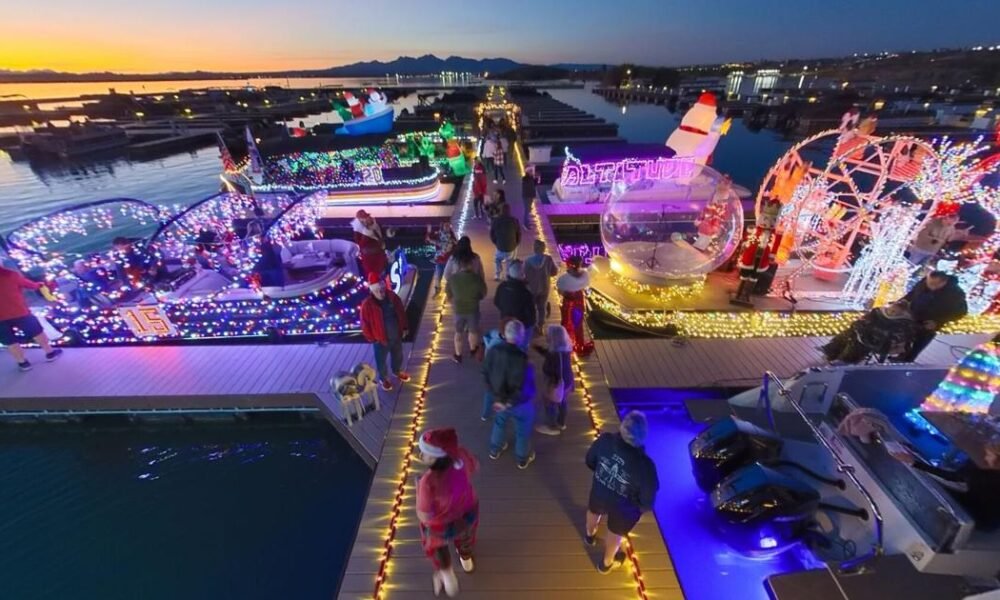 Boat glow offers prelude to Saturday Parade of Lights