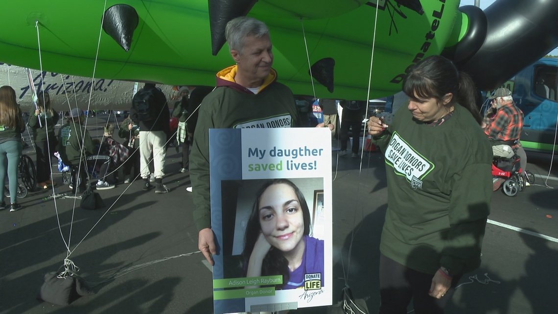 Fiesta Bowl Parade honors organ donors, showcases lifesaving gifts