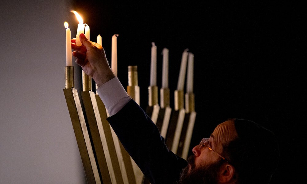 Maricopa spreads the light with 2nd annual menorah lighting