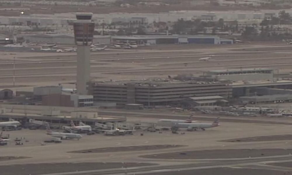 High winds spark flight cancellations at Sky Harbor Airport