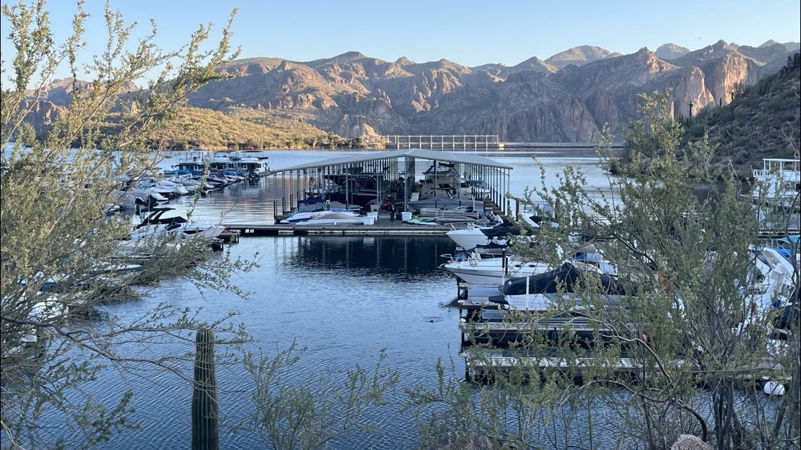 3 people dead from possible carbon monoxide poisoning on a houseboat at Saguaro Lake Marina