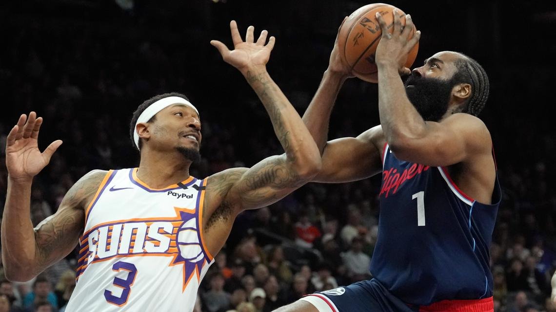 Devin Booker scores 26 and the Suns survive a late scare to beat the Clippers 111-109