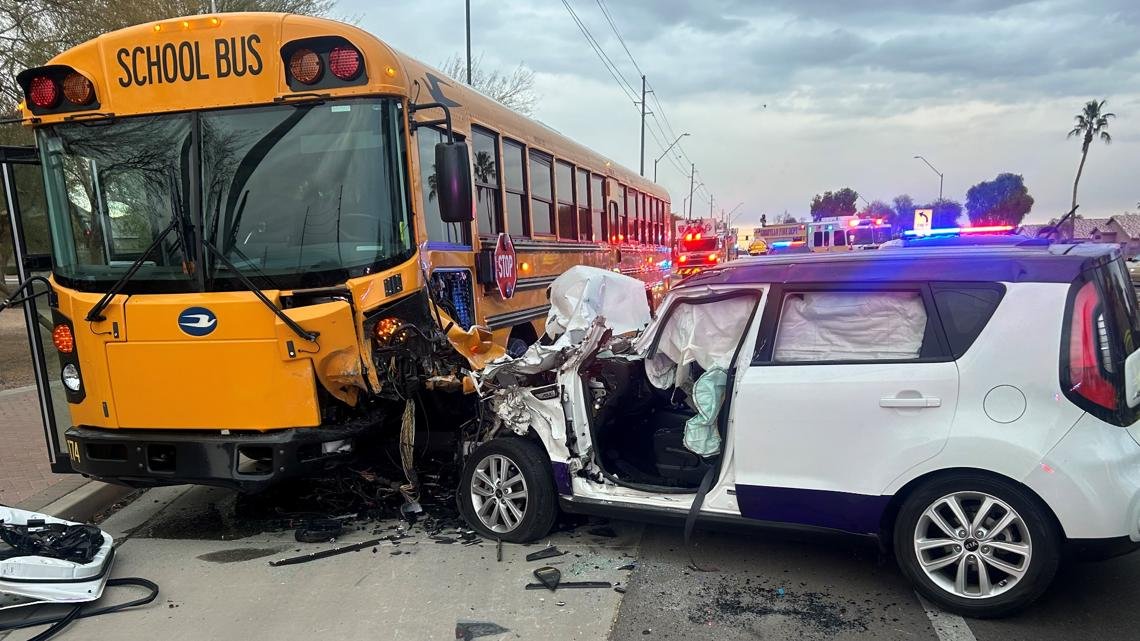 No students onboard school bus that crashed in Goodyear, first responders say