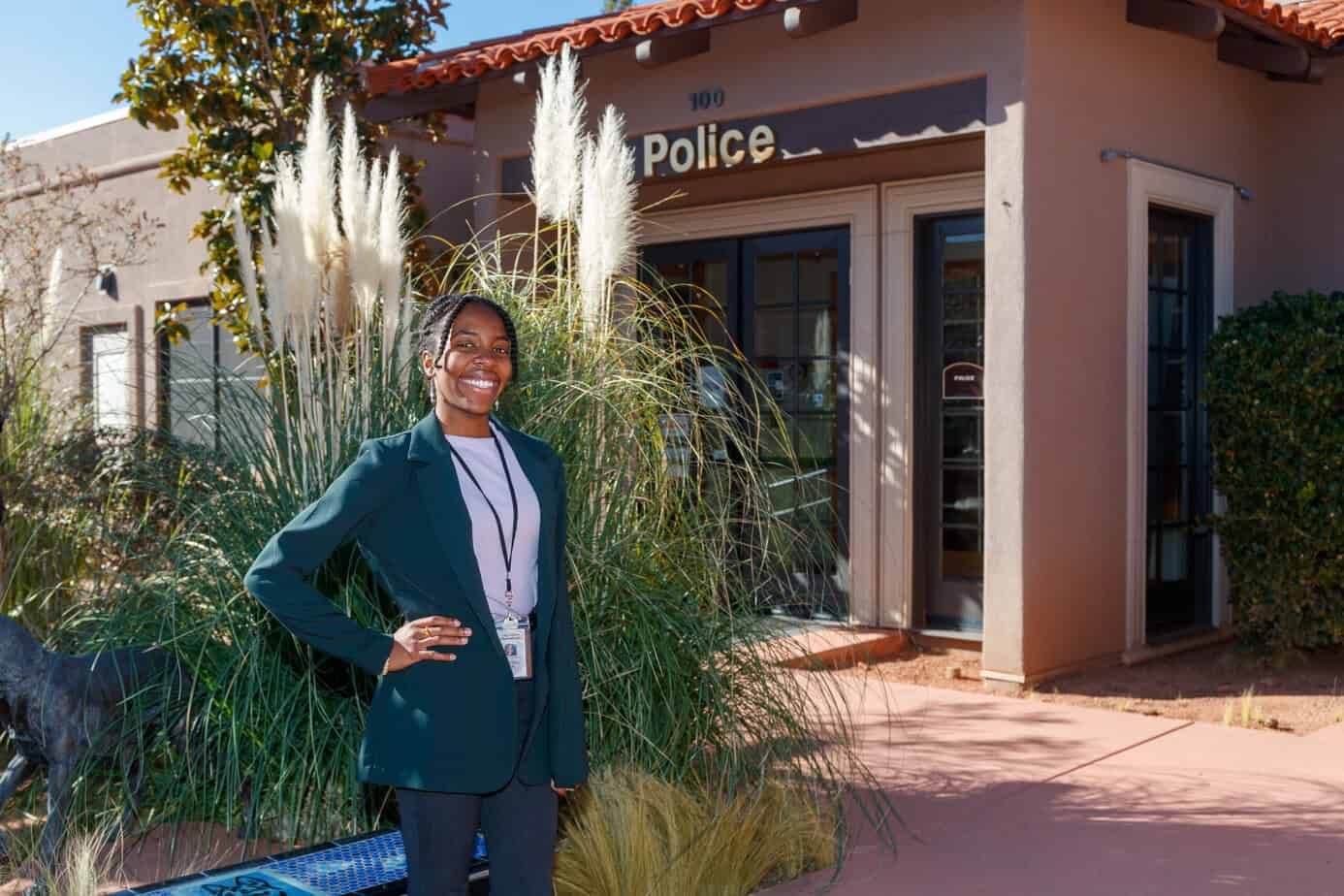 Jamelah Carswell aids crime victims in Sedona