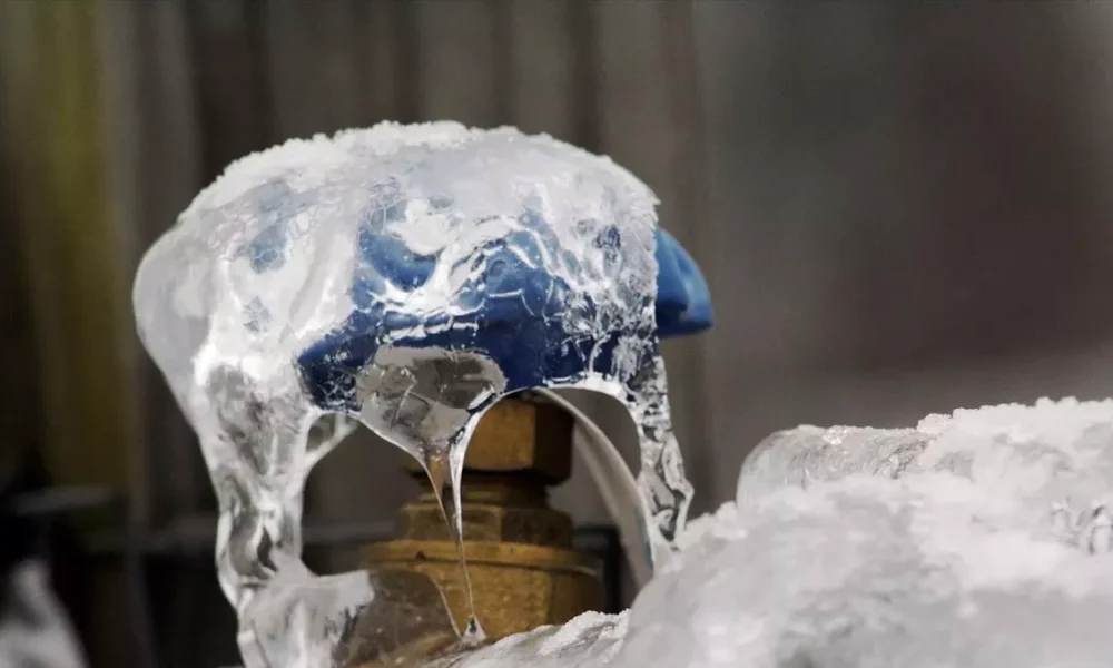 How to prevent pipes from freezing amid Arizona winter weather