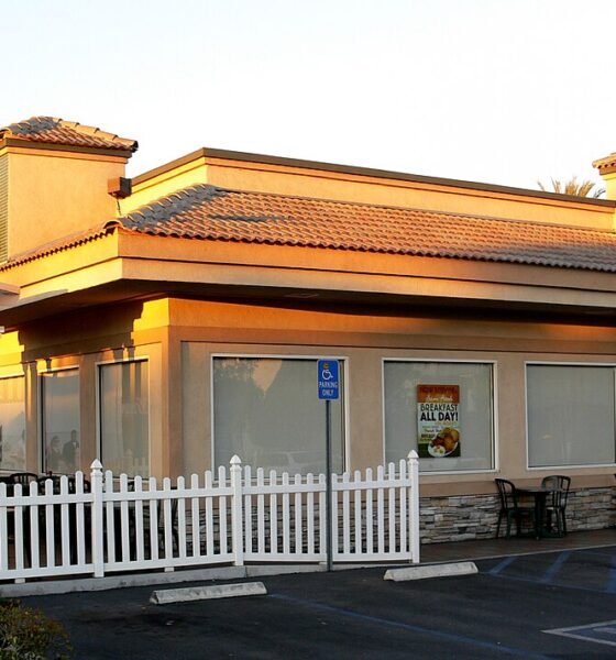 An exterior view of Farmer Boys restaurant. [Andreas Praefcke]