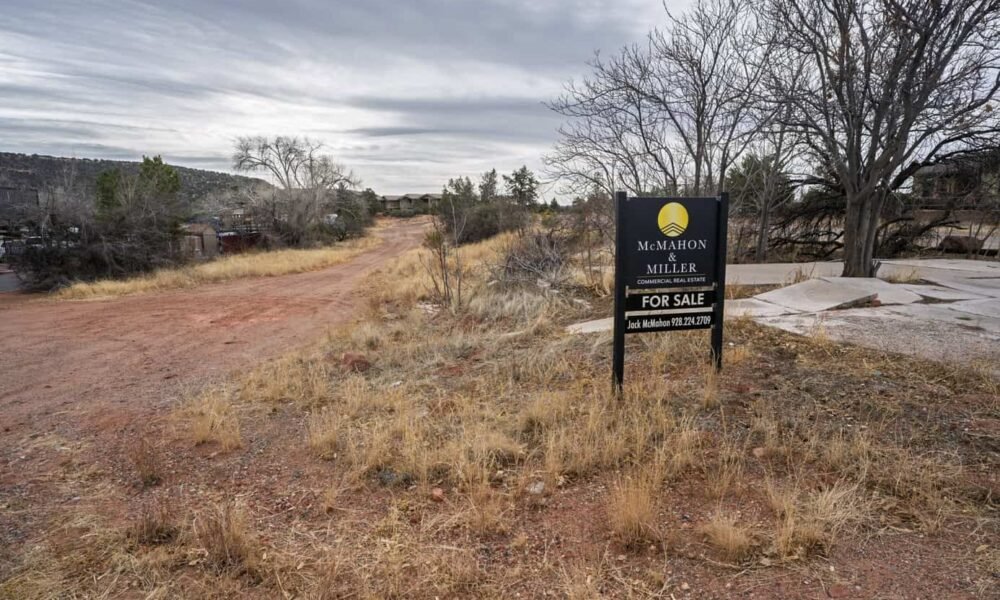 City to buy West Sedona lot, sell 401 Jordan