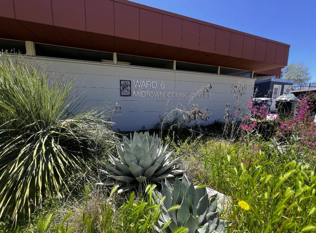 Former sub shop owner weighs run for Tucson City Council as Republican