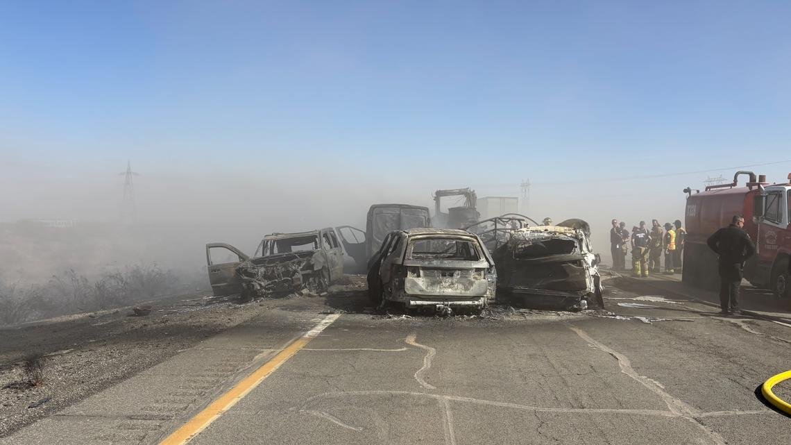 6 dead in crash on I-10 near Tonopah