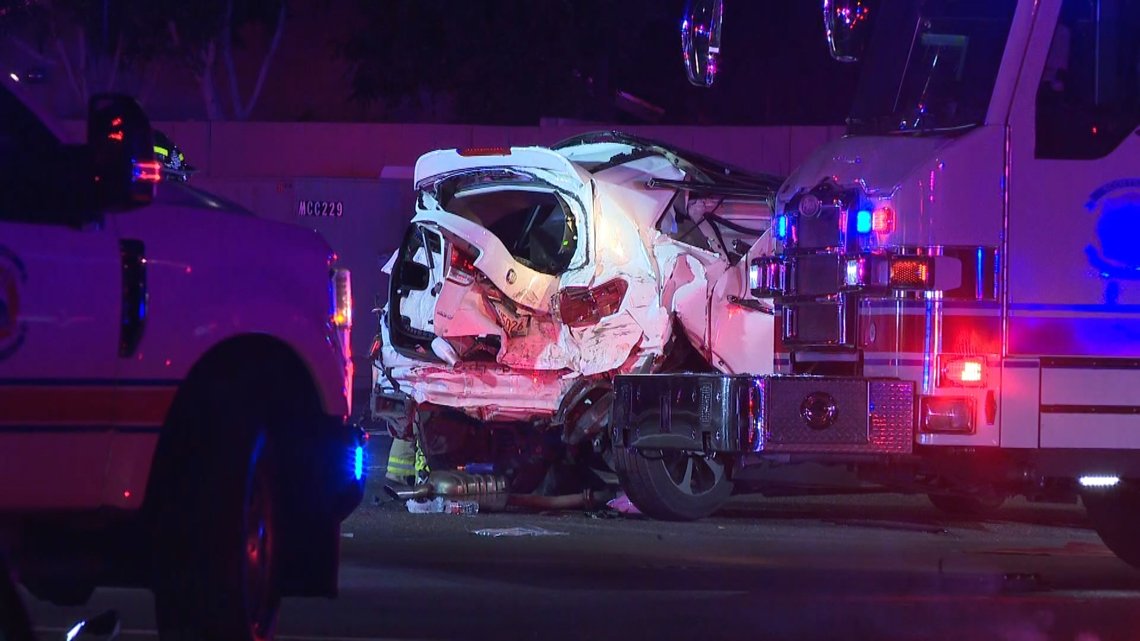 2 children hospitalized in East Valley crash, intersection closed
