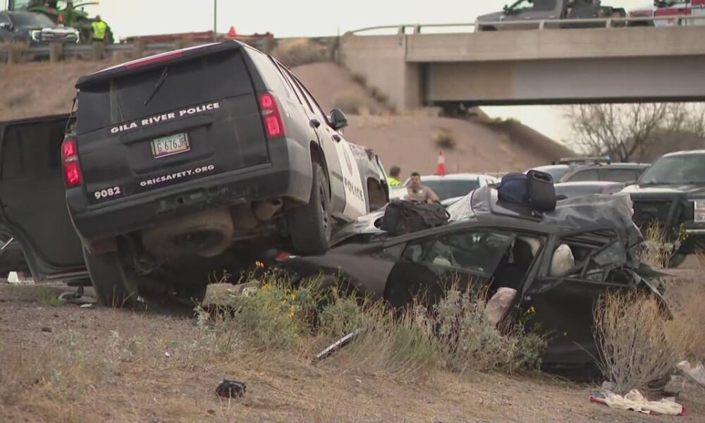 3 people including a police officer taken to the hospital after serious crash on I-10