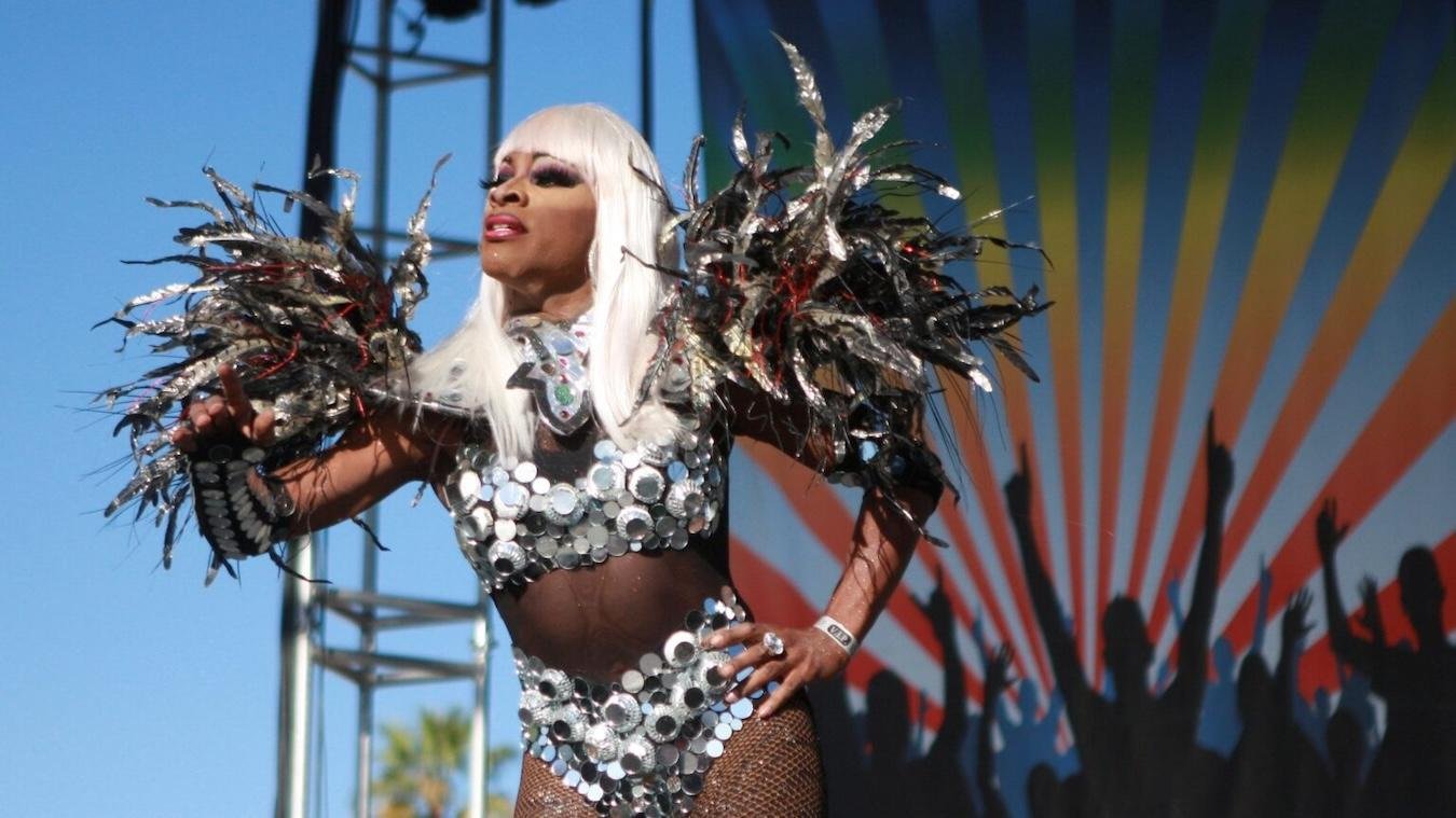 ACLU threatens legal action if Cottonwood bans minors from drag performances