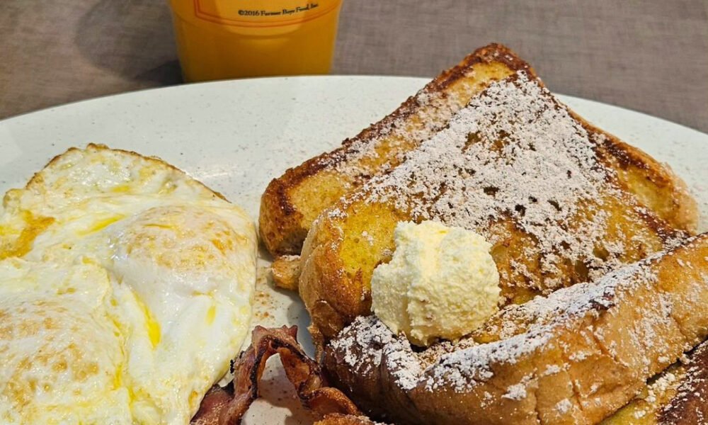 A photo of the French toast platter on the Farmer Boys breakfast menu. [Farmer Boys]