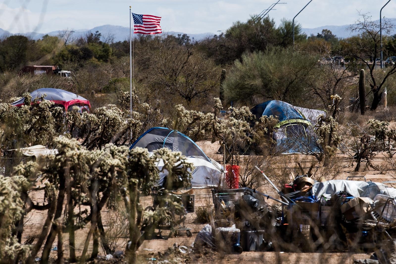 Tucson Council bans standing on medians, doesn't approve law against camping in washes